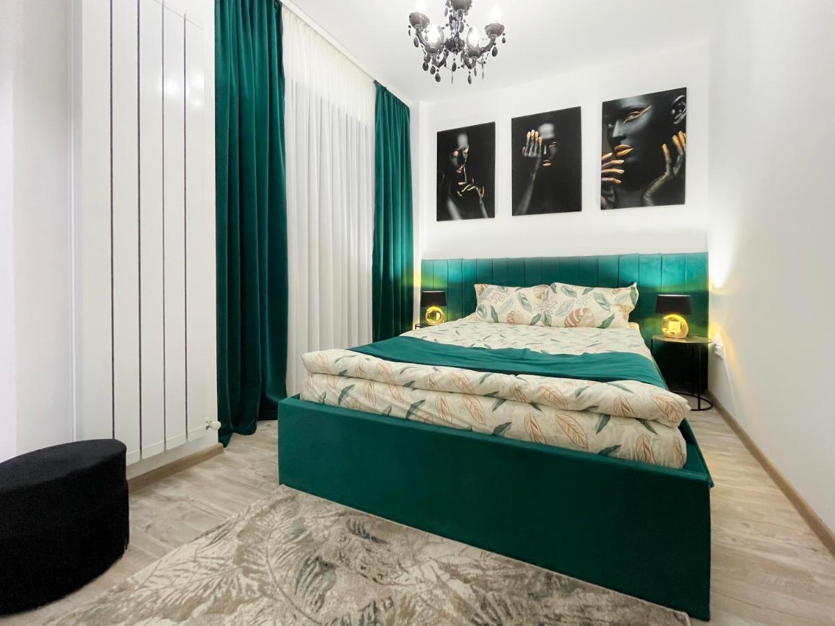 Unique Hotel Apartments Iasi Bagian luar foto