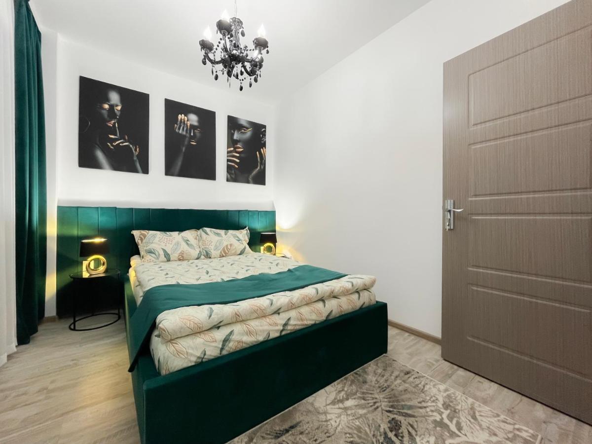 Unique Hotel Apartments Iasi Bagian luar foto