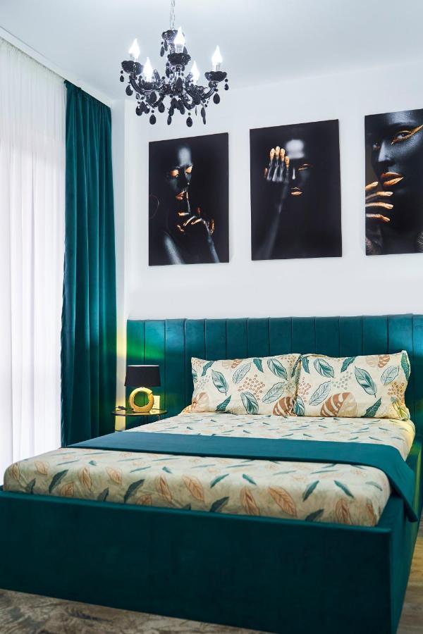 Unique Hotel Apartments Iasi Bagian luar foto