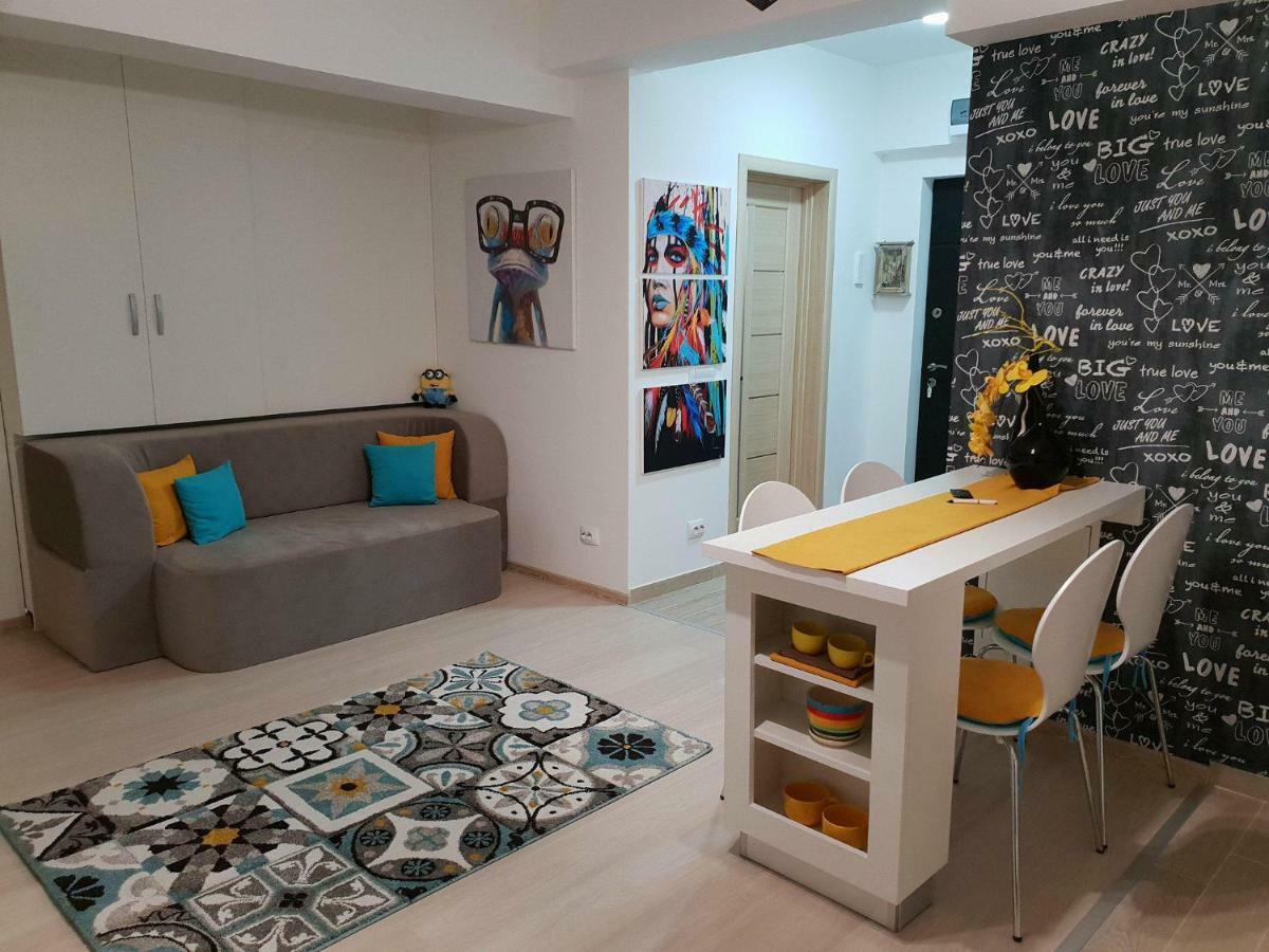 Unique Hotel Apartments Iasi Bagian luar foto