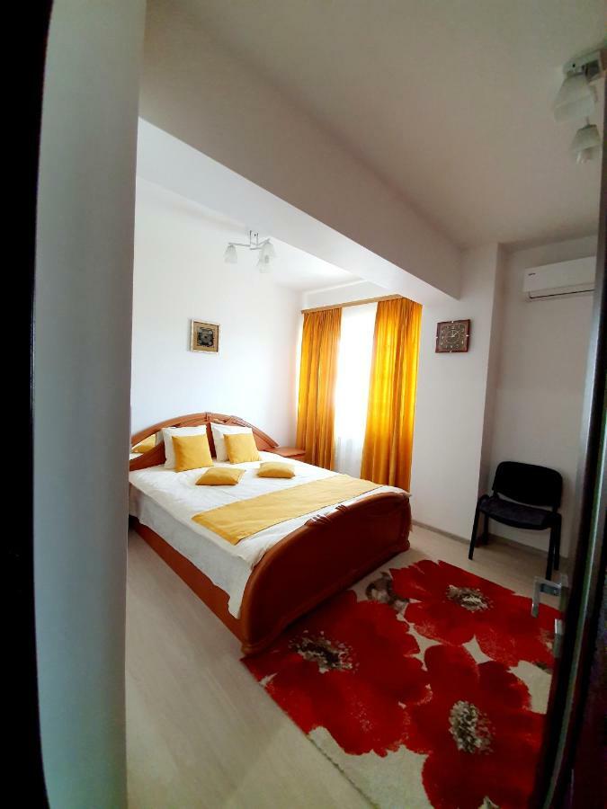 Unique Hotel Apartments Iasi Bagian luar foto